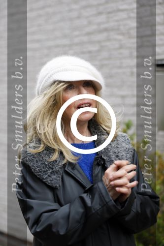 Aalsmeer 17 januari 2014
Bonnie st Claire met haar hondjes bij haar huis.