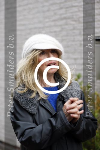 Aalsmeer 17 januari 2014
Bonnie st Claire met haar hondjes bij haar huis.