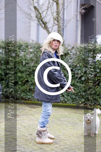Aalsmeer 17 januari 2014
Bonnie st Claire met haar hondjes bij haar huis.