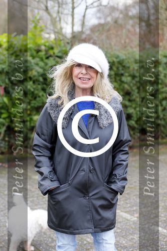 Aalsmeer 17 januari 2014
Bonnie st Claire met haar hondjes bij haar huis.