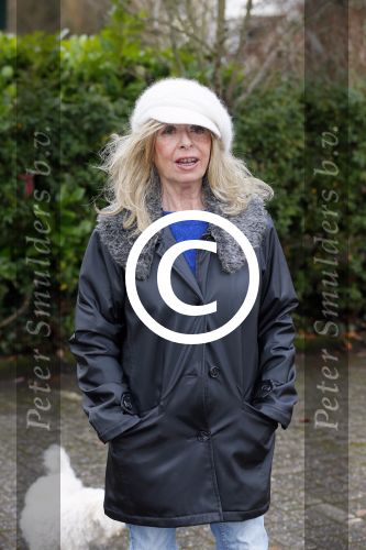 Aalsmeer 17 januari 2014
Bonnie st Claire met haar hondjes bij haar huis.