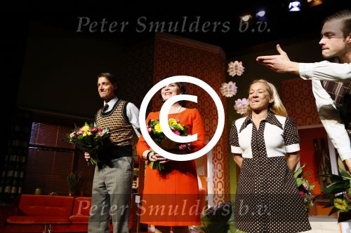 Haarlem 12 januari 2013
Premiere Liefde Half om Halfï¿½
metHenriï¿½tte Tol, Rick Engelkes, Kees Boot, Lone van Roosendaal, Camilla Siegertz en Jelle de Jong in de schouwburg van Haarlem.