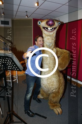 Amsterdam 20 januari 2014
Carlo Boszhard spreekt stem van Mamoet in in de film ice age.