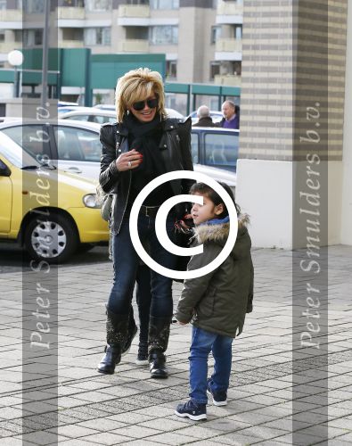 Amsterdam 11 januari 2014
Connie Breukhoven gaat winkelen met haar kleinkinderen in het gelderlandplein waar een half uur later een schietpartij plaats zou vinden.