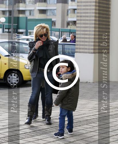Amsterdam 11 januari 2014
Connie Breukhoven gaat winkelen met haar kleinkinderen in het gelderlandplein waar een half uur later een schietpartij plaats zou vinden.