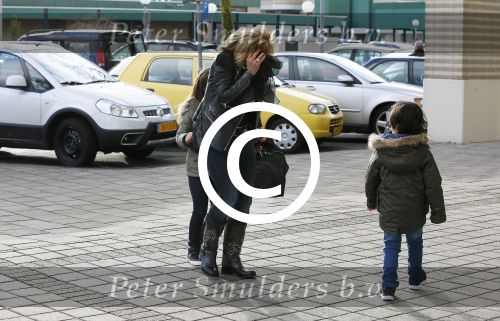 Amsterdam 11 januari 2014
Connie Breukhoven gaat winkelen met haar kleinkinderen in het gelderlandplein waar een half uur later een schietpartij plaats zou vinden.