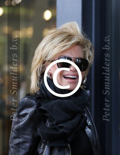Amsterdam 11 januari 2014
Connie Breukhoven gaat winkelen met haar kleinkinderen in het gelderlandplein waar een half uur later een schietpartij plaats zou vinden.