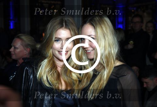 Amsterdam 22 januari 2014
Doutzen Kroes met haar zus Renske bij modeshow Bjorn Borg.