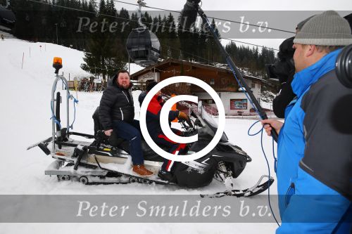 Flauchau (Ooostenrijk), 21 Januari 2014
Wintersport met Vinzzent, Frans Duijts, Django Wagner, Wolter Kroes, Nick Nielsen, Henk Dissel, Rene Schuurmans, Wesley Klein, Yes-R en Charly Luske
Foto Peter Smulders BV.