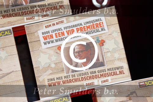 Amsterdam 13 januari 2013
Guus Meeuwis stelt twee liedjes beschikbaar voor de musical op school voor warchild. Presentatie was in Carre.