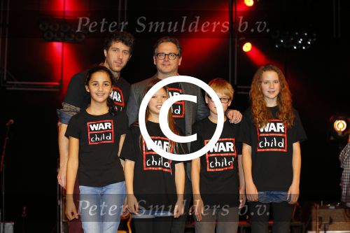 Amsterdam 13 januari 2013
Guus Meeuwis stelt twee liedjes beschikbaar voor de musical op school voor warchild. Presentatie was in Carre. William Spaaij praat het programma aan elkaar