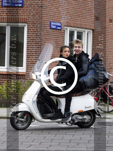 Amsterdam 9 januari 2013
Holly Brood met (een) vriend op vespa scooter.