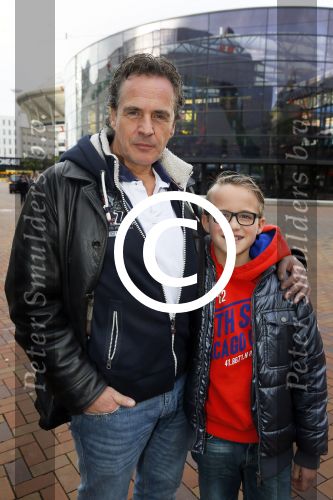 Amsterdam 8 januari 2013
Premiere Zapp films in pathe arena. Joep Sertons met zoon