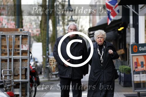 Amsterdam 13 januari 2013
Joop v Zijl met zijn vrouw op de cornelis schuytstraat.