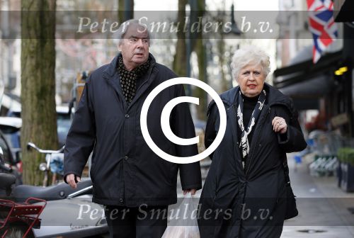 Amsterdam 13 januari 2013
Joop v Zijl met zijn vrouw op de cornelis schuytstraat.