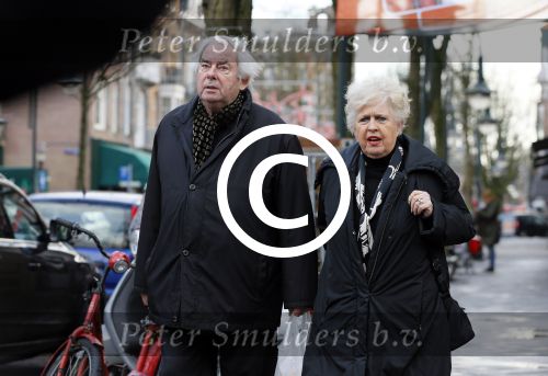 Amsterdam 13 januari 2013
Joop v Zijl met zijn vrouw op de cornelis schuytstraat.