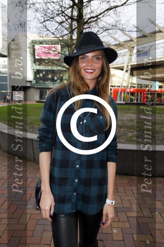 Amsterdam 8 januari 2013
Premiere Zapp films in pathe arena. Kim Feenstra met nichtje