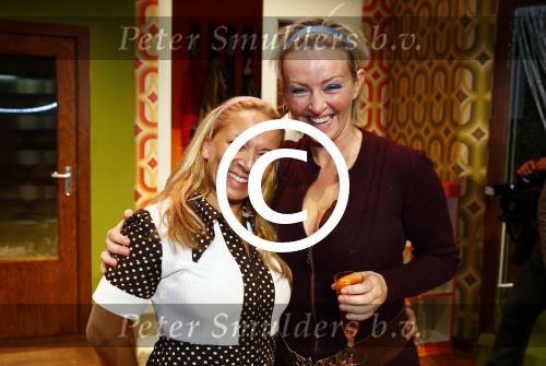Haarlem 12 januari 2013
Premiere Liefde Half om Halfï¿½
metHenriï¿½tte Tol, Rick Engelkes, Kees Boot, Lone van Roosendaal, Camilla Siegertz en Jelle de Jong in de schouwburg van Haarlem.