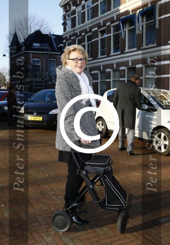 Haarlem 12 januari 2014
Premiere liefde half om half in schouwburg van Haarlem.
Marianne v Wijnkoop met wandelwagen