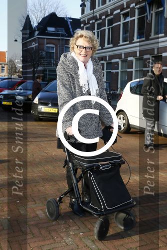 Haarlem 12 januari 2014
Premiere liefde half om half in schouwburg van Haarlem.
Marianne v Wijnkoop met wandelwagen