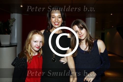 Zaandam 14 januari 2014
Premiere Danny de Munk en Henk Poort in het zaantheater. Marjolein Keuning met dochters