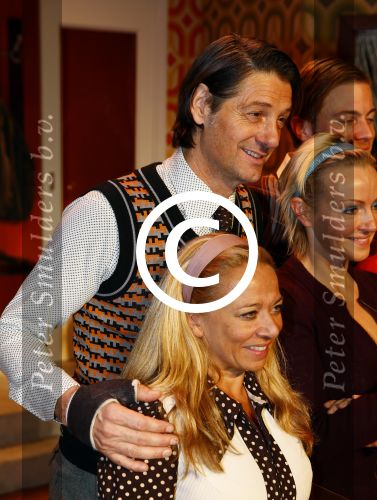 Haarlem 12 januari 2013
Premiere Liefde Half om Halfï¿½
metHenriï¿½tte Tol, Rick Engelkes, Kees Boot, Lone van Roosendaal, Camilla Siegertz en Jelle de Jong in de schouwburg van Haarlem.