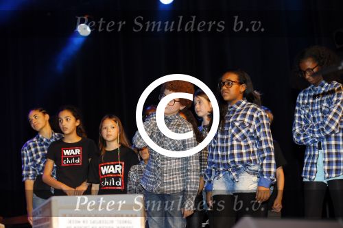 Amsterdam 13 januari 2013
Guus Meeuwis stelt twee liedjes beschikbaar voor de musical op school voor warchild. Presentatie was in Carre.