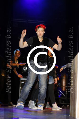 Amsterdam 13 januari 2013
Guus Meeuwis stelt twee liedjes beschikbaar voor de musical op school voor warchild. Presentatie was in Carre.