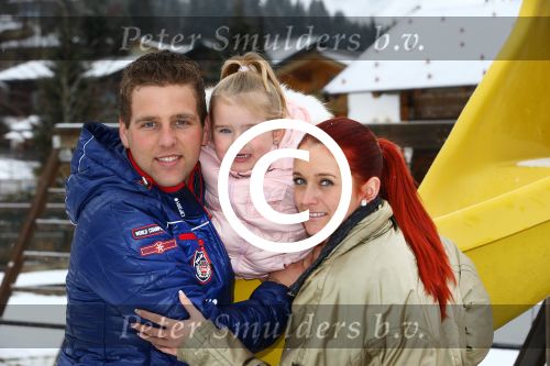 Flauchau (Ooostenrijk), 21 Januari 2014
Wintersport met Vinzzent, Frans Duijts, Django Wagner, Wolter Kroes, Nick Nielsen, Henk Dissel, Rene Schuurmans, Wesley Klein, Yes-R en Charly Luske
Foto Peter Smulders BV.