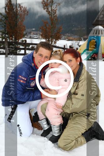 Flauchau (Ooostenrijk), 21 Januari 2014
Wintersport met Vinzzent, Frans Duijts, Django Wagner, Wolter Kroes, Nick Nielsen, Henk Dissel, Rene Schuurmans, Wesley Klein, Yes-R en Charly Luske
Foto Peter Smulders BV.