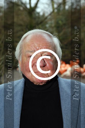 Alphen aan de Rijn 22 januari 2015
Presentatie nieuwe bassie en adriaan film.
Aad van Toor (Adriaan), Fedor Rossem (Boef Linke Leo), Job Bovelander (Koen), Janouk Kelderman (Keet!), Peter Sterk (Boef 1001) en Bas van Toor (Bassie) in Avifauna
