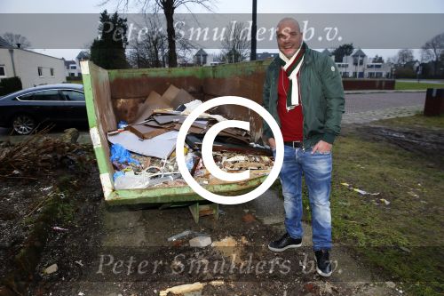Apeldoorn 19 januari 2015
Melisa v d Meyde en Andy in haar salon en bij hun nieuwe huis. Melisa heeft voortaan de sizero van tamara Elbaz.