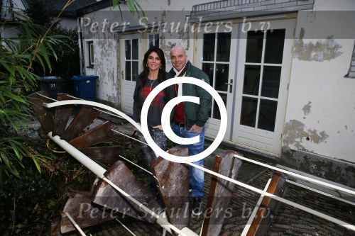 Apeldoorn 19 januari 2015
Melisa v d Meyde en Andy in haar salon en bij hun nieuwe huis. Melisa heeft voortaan de sizero van tamara Elbaz.
