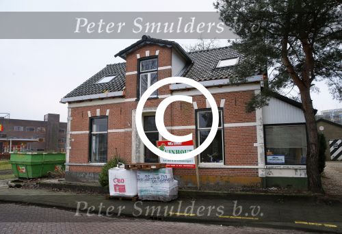 Apeldoorn 19 januari 2015
Melisa v d Meyde en Andy in haar salon en bij hun nieuwe huis. Melisa heeft voortaan de sizero van tamara Elbaz.