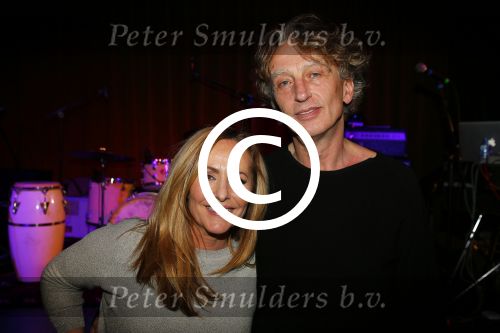 Amsterdam 26 januari 2015
CD presentatie Angela Groothuizen in people\'s place.
Angela treedt op met dochter Nona en haar andere dochter Lola filmt het concert.
Man Rob Mooij is natuurlijk ook aanwezig.