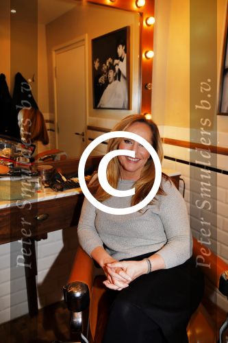 Amsterdam 26 januari 2015
CD presentatie Angela Groothuizen in people\'s place.
Angela treedt op met dochter Nona en haar andere dochter Lola filmt het concert.
Man Rob Mooij is natuurlijk ook aanwezig.