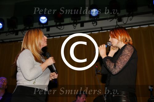 Amsterdam 26 januari 2015
CD presentatie Angela Groothuizen in people\'s place.
Angela treedt op met dochter Nona en haar andere dochter Lola filmt het concert.
Man Rob Mooij is natuurlijk ook aanwezig.