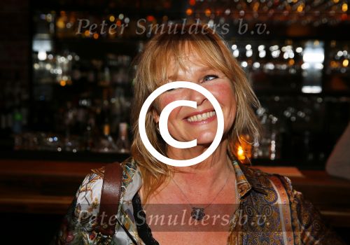 Amsterdam 26 januari 2015
CD presentatie Angela Groothuizen in people\'s place.
Angela treedt op met dochter Nona en haar andere dochter Lola filmt het concert.
Man Rob Mooij is natuurlijk ook aanwezig.
Angela Kramers