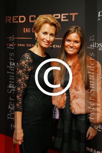 Laren 24 januari 2015
Modeshow Addy v d Krommenacker in de singer in laren
Anouk Smulders met haar stylist Manon de Boer
