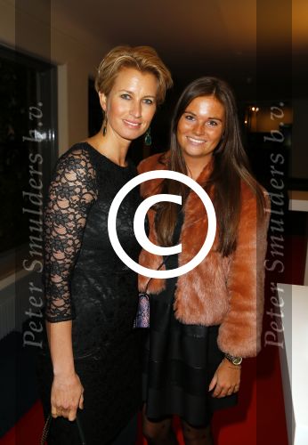 Laren 24 januari 2015
Modeshow Addy v d Krommenacker in de singer in laren
Anouk Smulders met haar stylist Manon de Boer