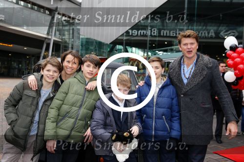 Amsterdam 8 februari 2015
Premiere Paddington in Pathe Arena met stemmencast Beau v Erven Dorens en Lange Frans.
Beau met zijn vrouw Selly en hun kinderen