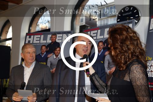 Amsterdam 2 februari 2015
Presentatie helden van Frits en Barbara Barend. Op de cover staan Guus Hiddink en Frank de Boer.
In het blad staan oa interviews met Jorien ter Mors Thijsje Oenema en Kai Reus.
De presentatie was bij gassan diamonds.
Benno Leeser