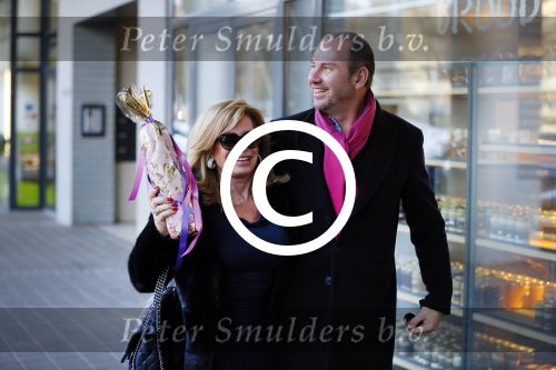 Amsterdam 24 januari 2014
Connie Bruekhoven Witteman doet bsamen met Eugene v Dun boodschappen op he gelderlandplein