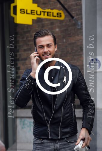 Amsterdam 19 januari 2015
Dave Roelvink met sigaret op de cornelis schuytstraat
