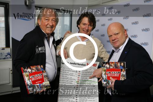 Hilversum 20 januari 2015
De deurzakkers op bezoek bij Erik de Zwart (radio Veronica) omdat ze 40 jaar geleden binnen kwamen in de top 40