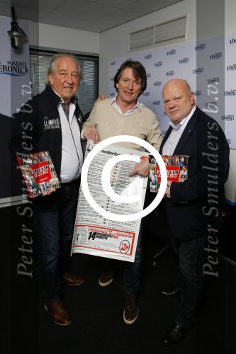 Hilversum 20 januari 2015
De deurzakkers op bezoek bij Erik de Zwart (radio Veronica) omdat ze 40 jaar geleden binnen kwamen in de top 40