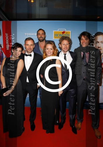 Amsterdam 19 januari 2015
Premiere Homies in Tuschinski.
Vivienne v d Assem Patrick Martens Ewout Genemans Juliette v Ardenne