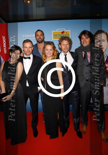 Amsterdam 19 januari 2015
Premiere Homies in Tuschinski.
Vivienne v d Assem Patrick Martens Ewout Genemans Juliette v Ardenne