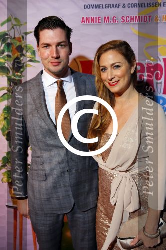 Breda 1 februari 2015
Premiere Heerlijk duurt het langst in het chasse theater.
Fabienne de Vries met vriend