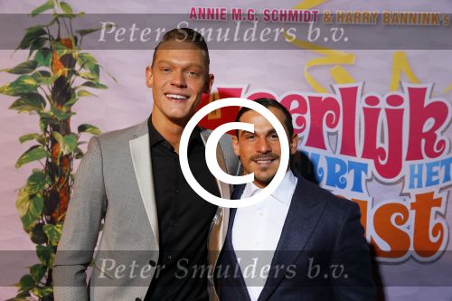 Breda 1 februari 2015
Premiere Heerlijk duurt het langst in het chasse theater.
Ferry Doedens met vriend